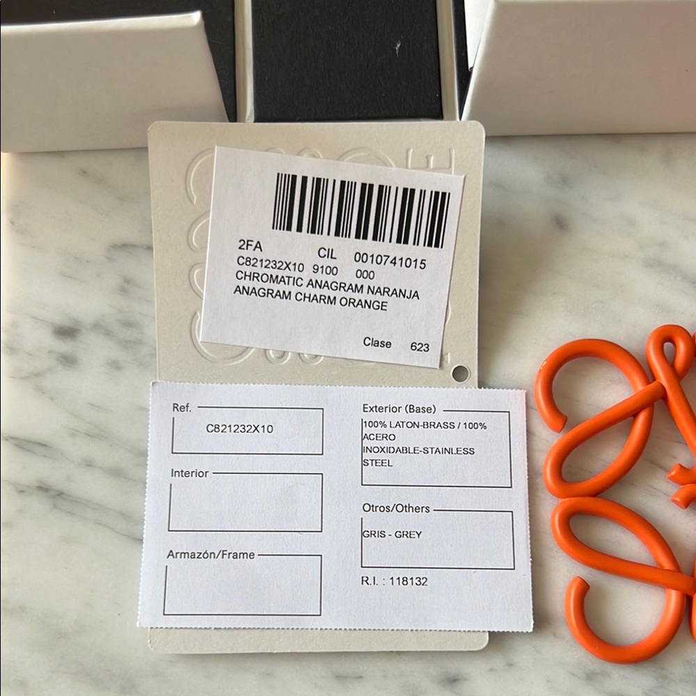 Loewe Vibrant Orange Keychain NWT - Picture 8 of 10